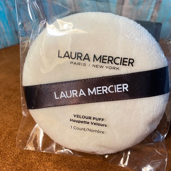 Laura Mercier Translucent Setting Powder & Velour Puff (NEW) - Picture 3 of 11